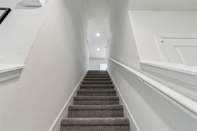 Building Photo - 5667 Chorleywood Ln