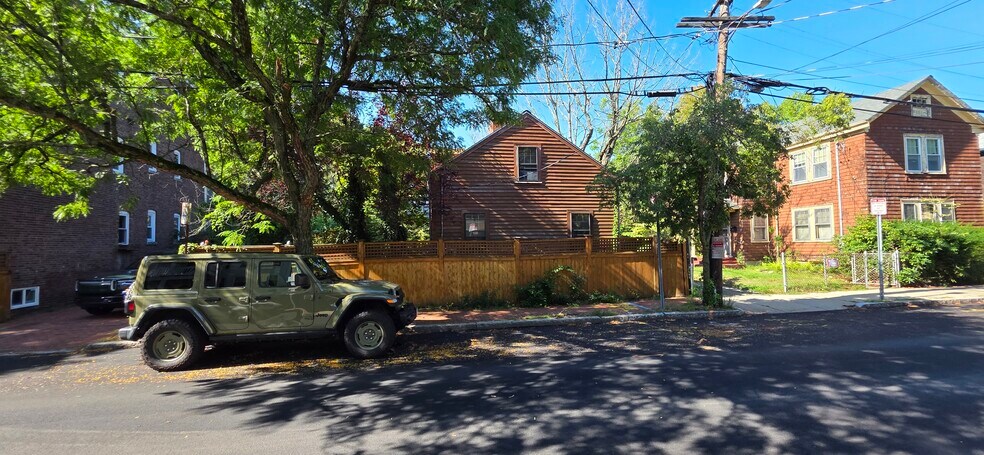 Building Photo - 108 Auburn St