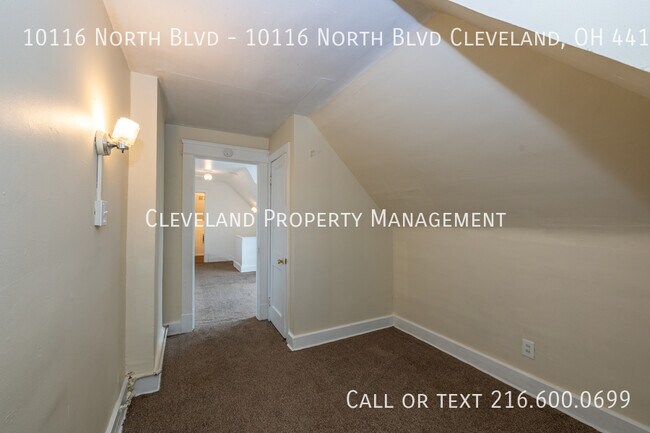 Building Photo - Side-by-side Cleveland Duplex