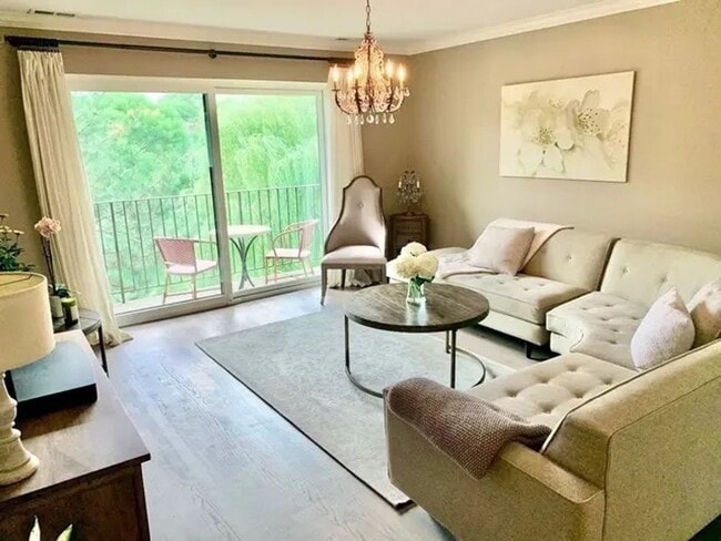 Building Photo - Beautiful 2-bedroom & 2-Bathroom Condo in Glenview