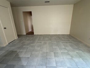 Building Photo - 14707 Cypress Meadow Dr