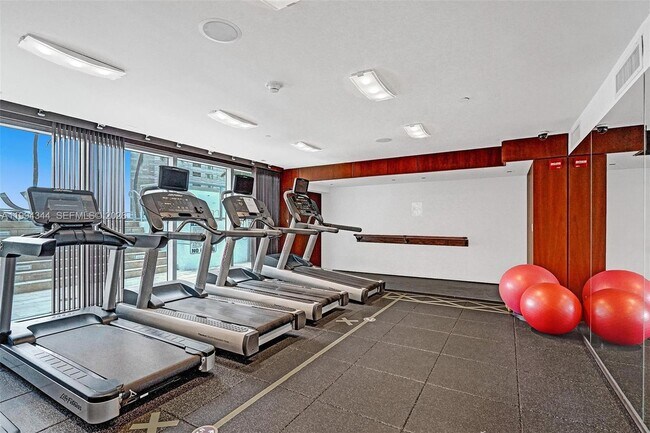 Building Photo - 325 S Biscayne Blvd