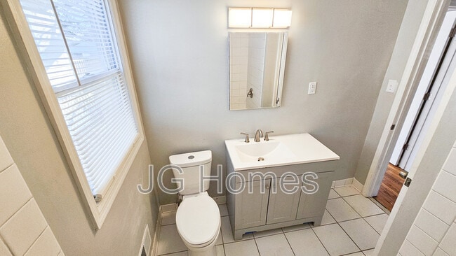 Building Photo - 2216 Bolling Ave