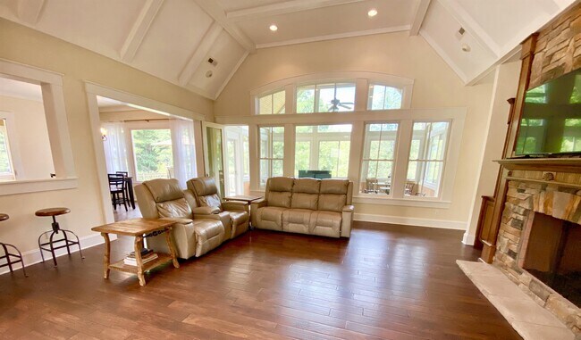 Building Photo - 65 Orvis Stone Cir