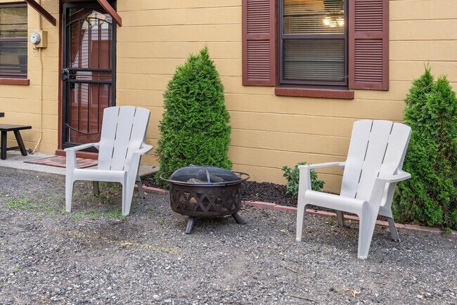 Building Photo - 234 N Hamilton St