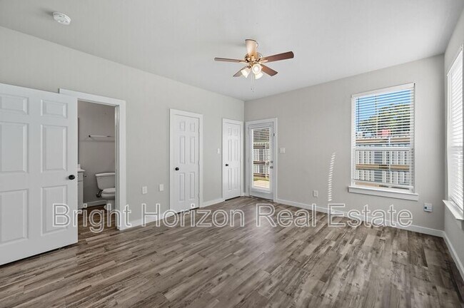 Building Photo - 3413 Valley Vista Dr
