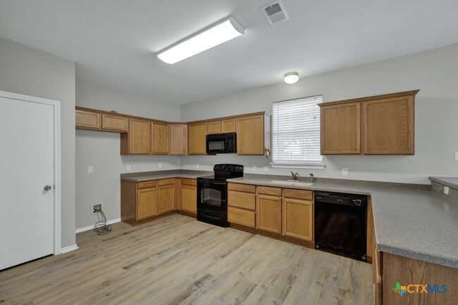 Building Photo - 3429 Rob Roy St