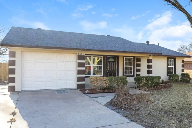 Building Photo - 808 Quinette Dr