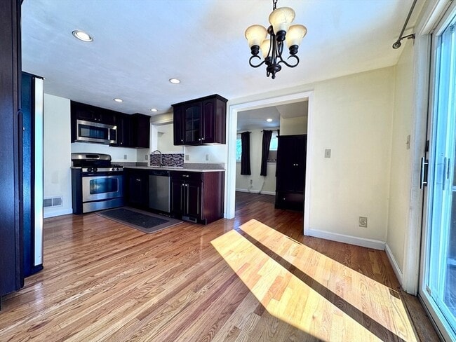 Building Photo - 10 Marrigan St