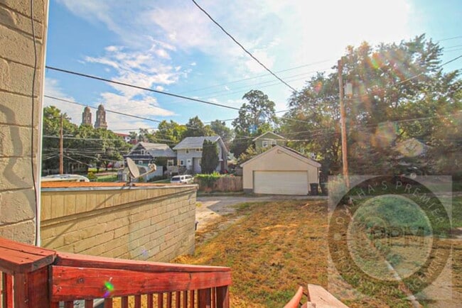 Building Photo - 2 Story 3 Bedroom 2 Bathroom home in the h...