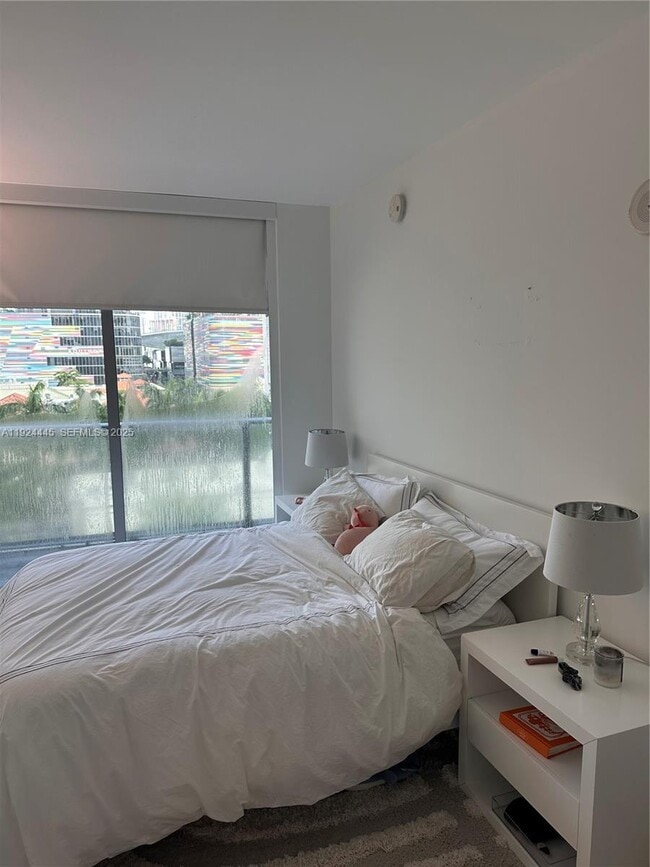 Building Photo - 1100 S Miami Ave