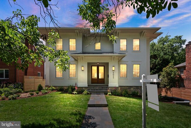 Building Photo - 5022 Cathedral Ave NW
