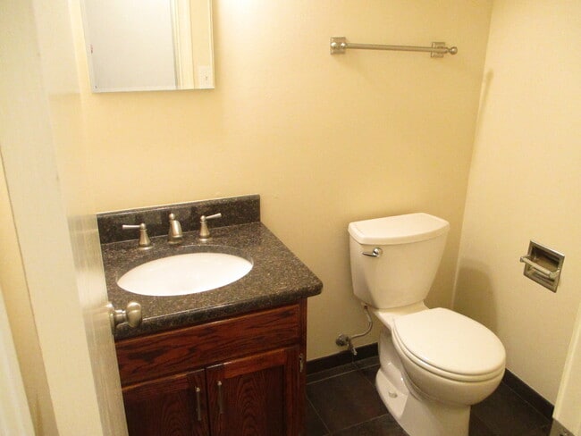 Building Photo - 203 Teak Ln