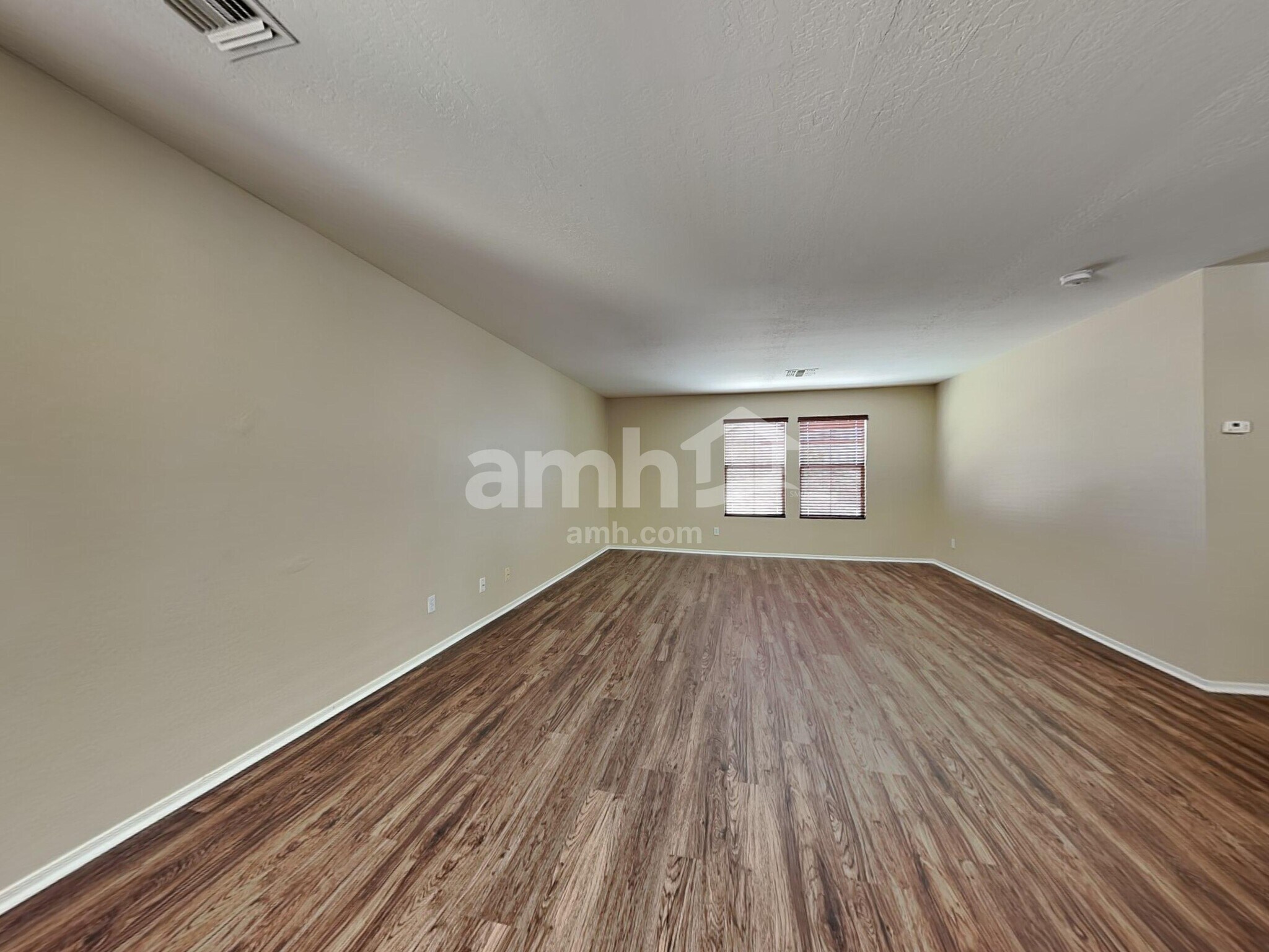 Building Photo - 3219 W Saint Anne Ave