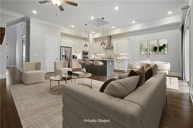 Building Photo - 123 Village Green Ave