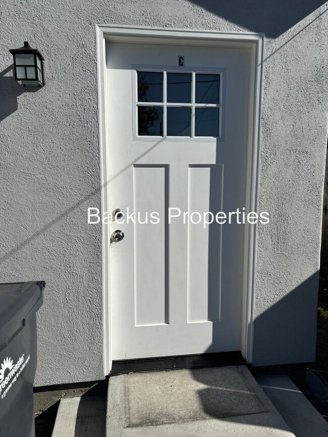 Building Photo - 1436 Kenneth St