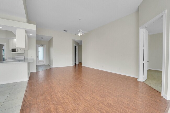 Building Photo - 11427 SW Rockingham Dr