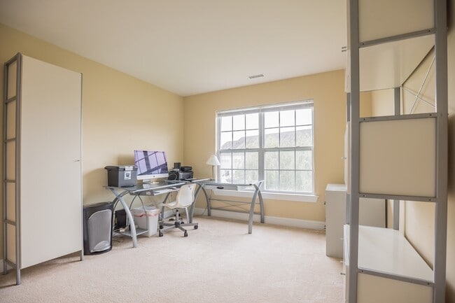 Building Photo - 216 Westbrook Dr