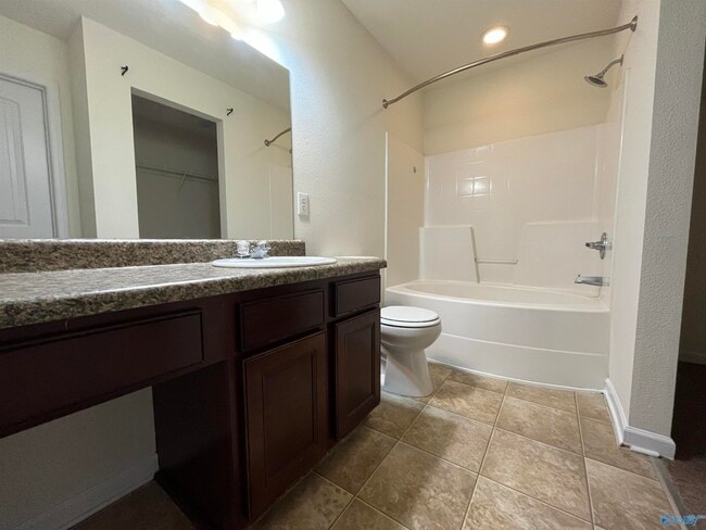 Building Photo - 16701 Wellhouse Dr