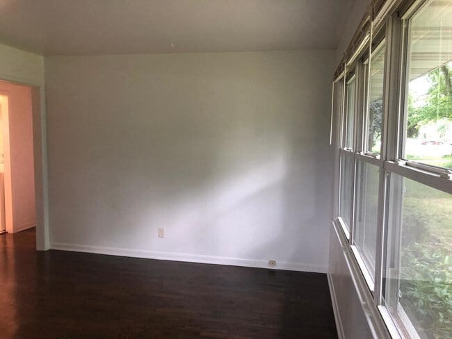 Building Photo - 116 Pauline Ave