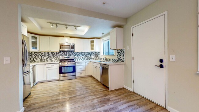 Building Photo - PURE Property Management Presents: Beautiful 3 Bedroom/2 Bath in Santa Rosa!