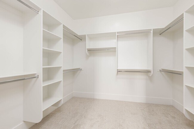 Building Photo - Beautiful 5 bed 4 bath home in Desert Cany...