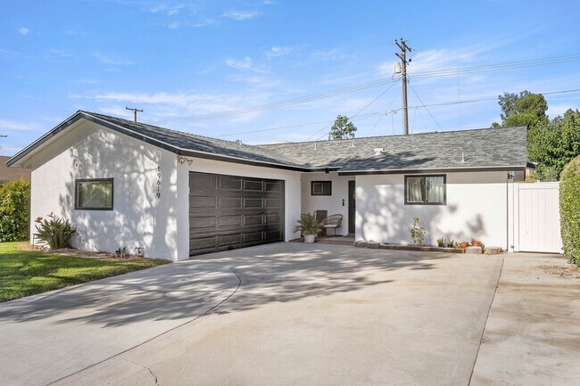 Building Photo - 19619 Ermine St