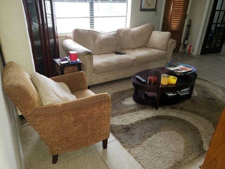 Building Photo - 5412 S Bernie St