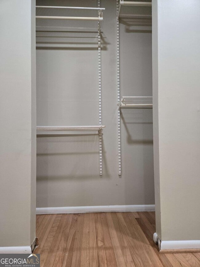 Building Photo - 3817 Captain Dr