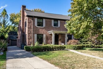 Building Photo - 26387 Dundee Rd