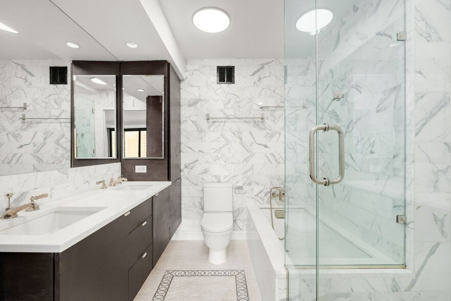 Building Photo - 211 Madison Ave