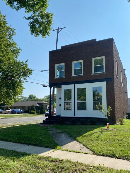 Building Photo - 1700 S College St