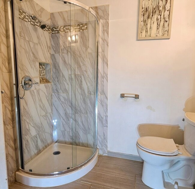 Building Photo - 1139 W Badillo St