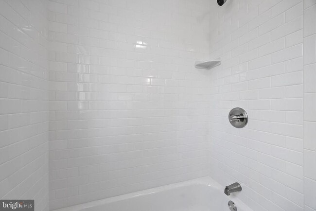 Building Photo - 104 W Park Ave