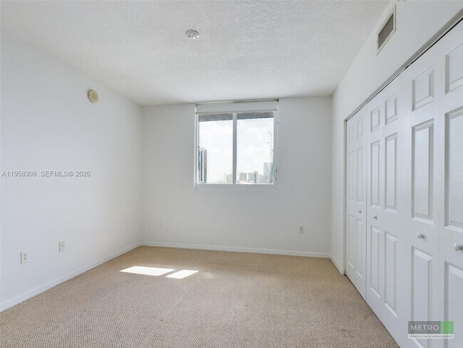 Building Photo - 275 NE 18th St