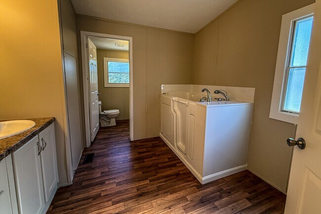 Building Photo - 51 Murphy Farm Rd