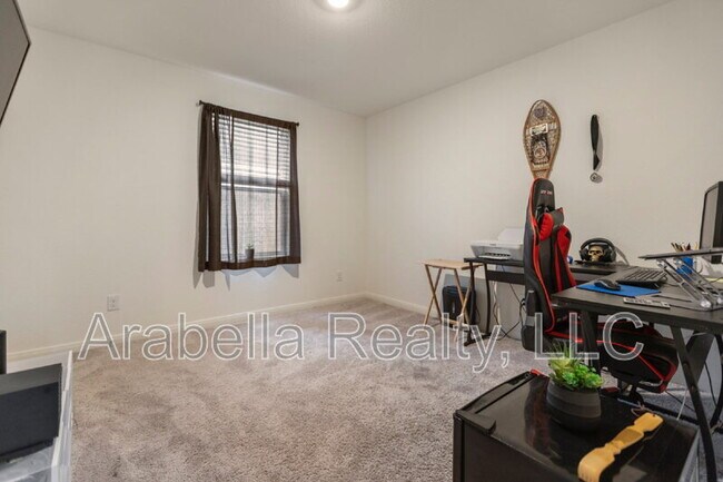 Building Photo - 5507 Finch Cyn