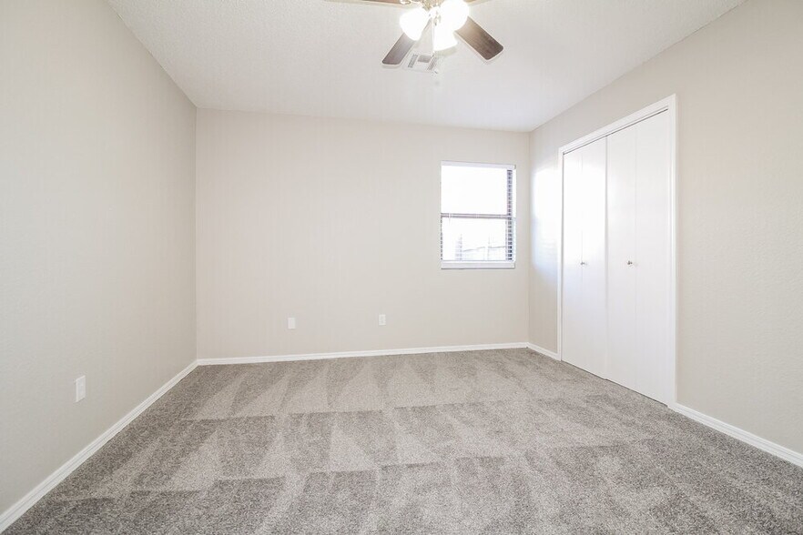 Building Photo - 10321 Koch Dr