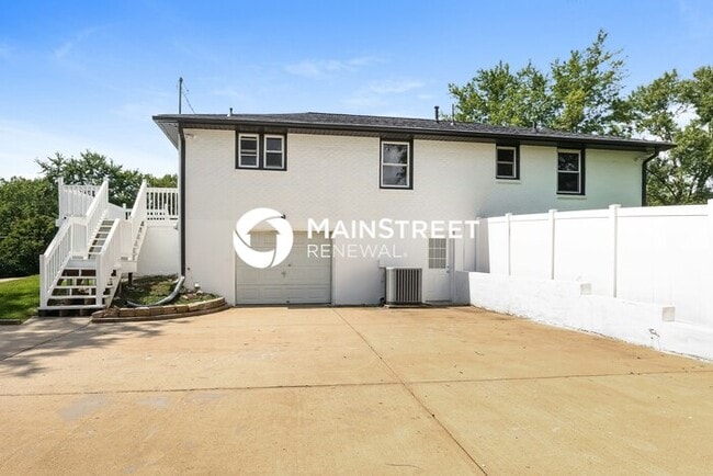 Building Photo - 3 Bedroom Pet-Friendly Home in MADISON, TN with Main Street Renewal