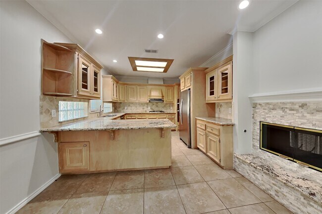 Building Photo - 20123 Sunny Shores Dr