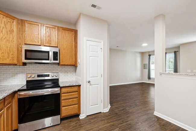 Building Photo - Raleigh Retreat: Modern 3BR Townhome with ...