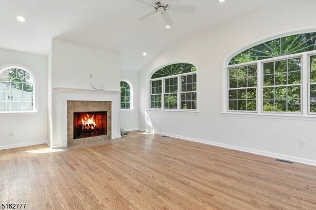 Building Photo - 27 Glenbrook Rd