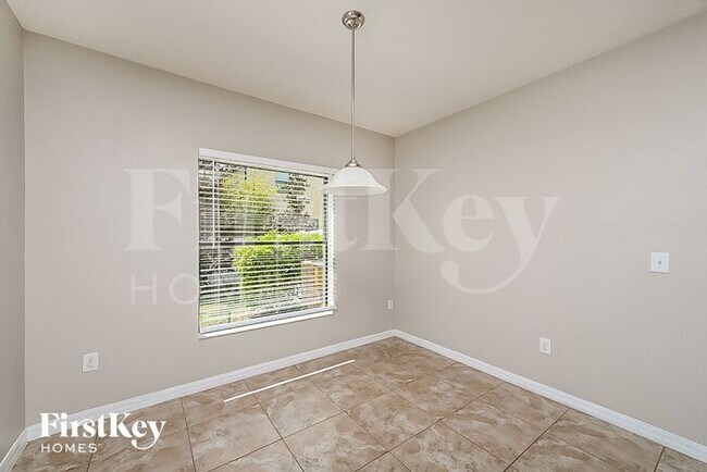 Building Photo - 2704 Garden Falls Dr