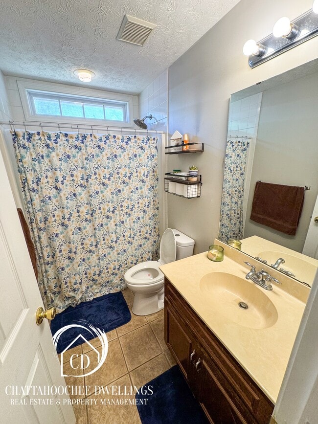 Building Photo - 2998 Waterhill Dr