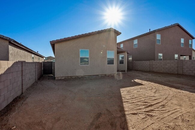 Building Photo - 6330 S Crescent Peak Dr