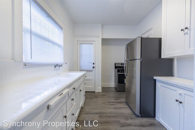 Building Photo - 536 Magnolia Ave