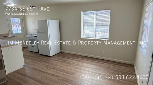 Building Photo - 7734 SE 65th Ave