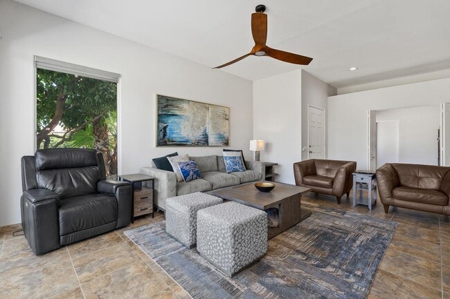Building Photo - 48 Pebble Beach Dr