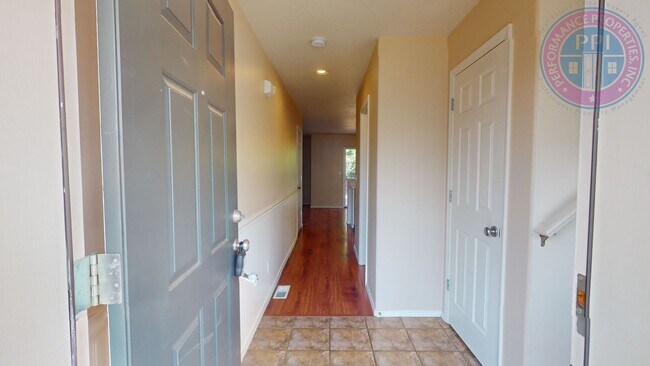 Building Photo - Bethany - Central Air, modern   Pet Friendly, Near Intel/Nike, Excellent Schools