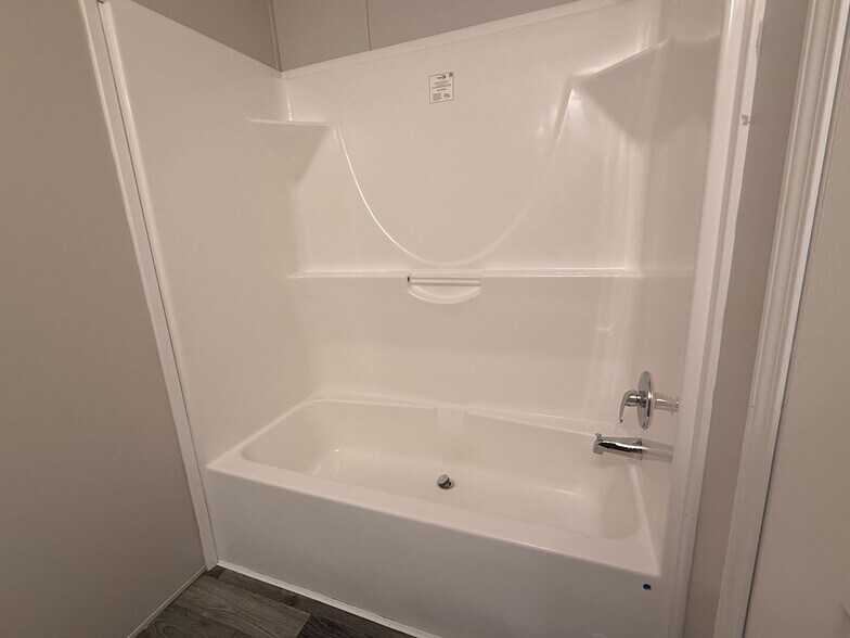 Building Photo - 38039 St Tropez Dr